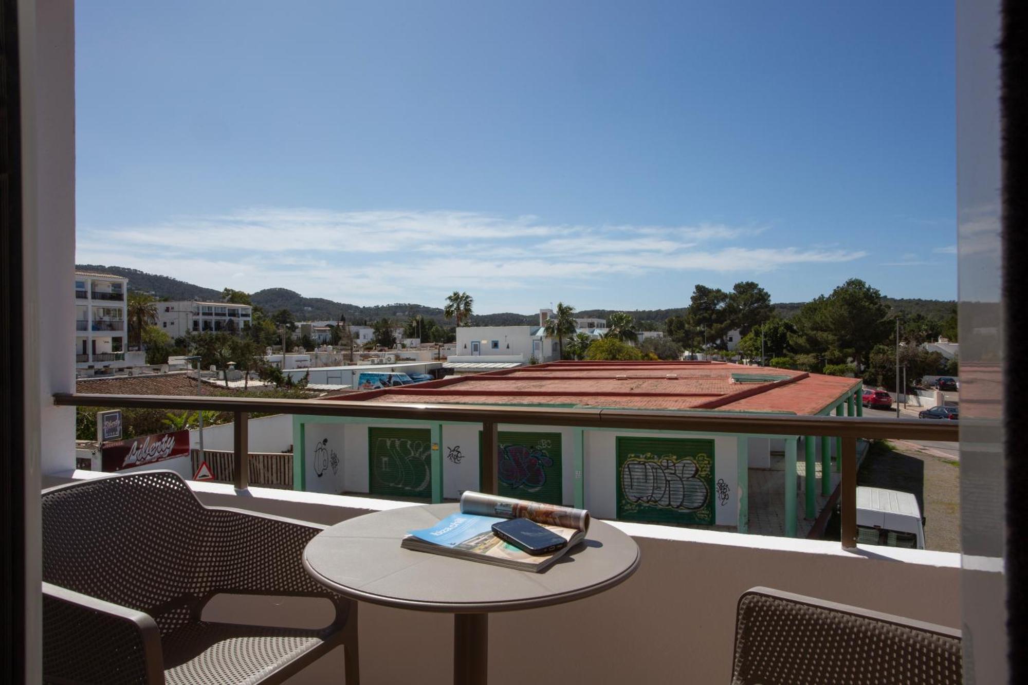 Hotel Bahia Playa San Antonio  Bagian luar foto