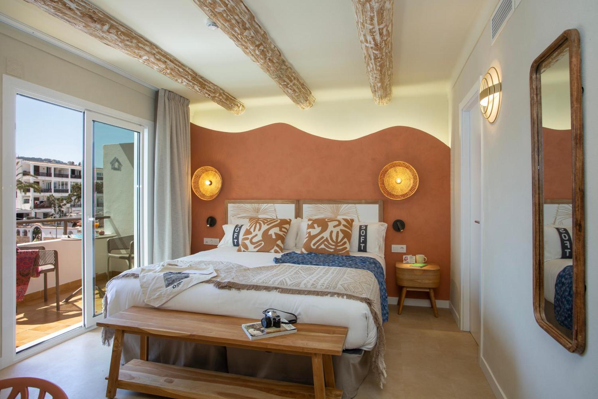 Hotel Bahia Playa San Antonio  Bagian luar foto